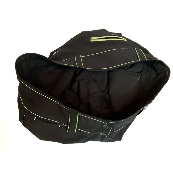 Antigua black with green trim golf shorts size 8 - Picture 12 of 14